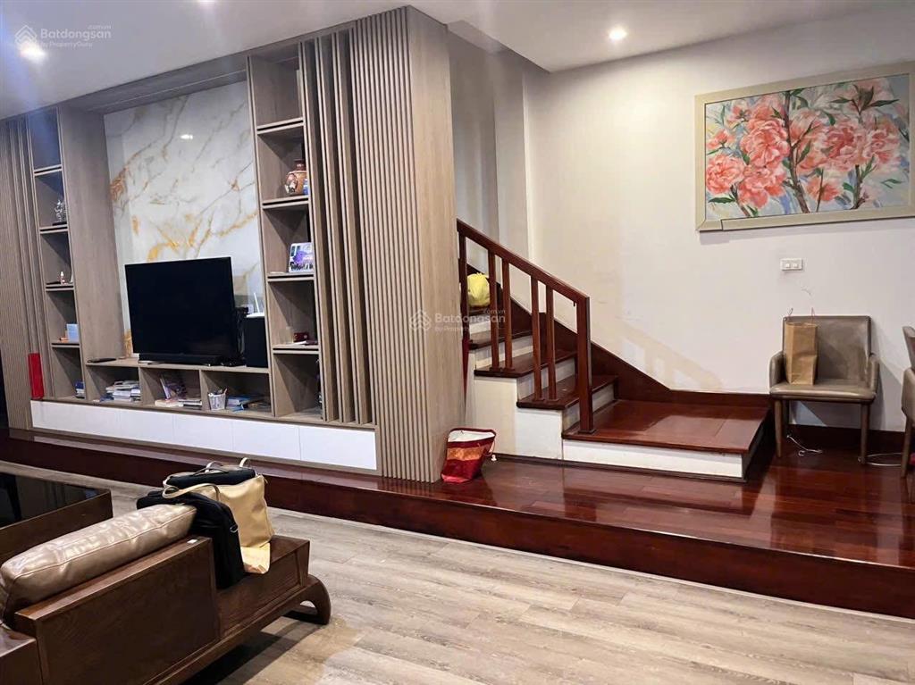 Cho thuê biệt thự 100m2, kđt việt hưng, long biên