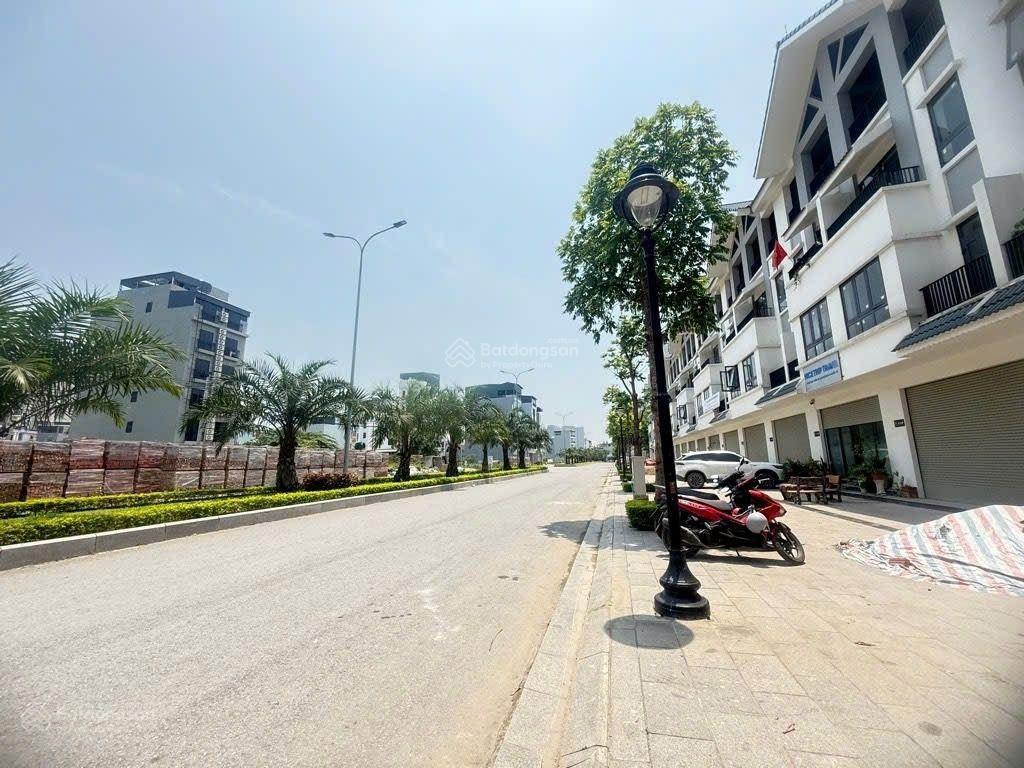 Chính chủ bán gấp căn liền kề khu đô thị kim chung di trạch hoài đức dt 80m2 x 5 tầng , mt 5.5m
