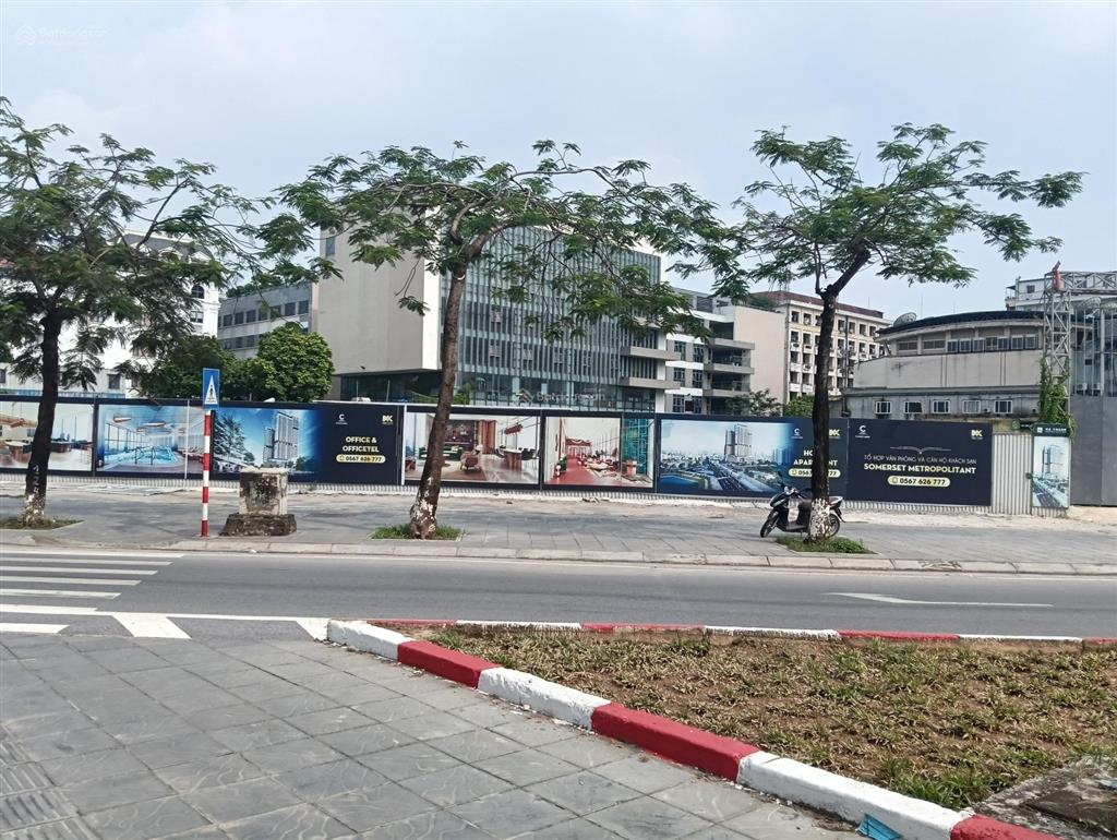 Chuyển nhượng đất nền dự án khách sạn 5* và tòa vp cầu giấy dt 9300m2, mt 200m giá hơn 107tr/m2