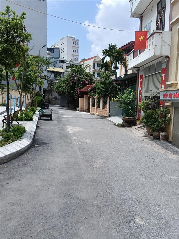 Chính chủ cắt lỗ lô đất phố tu hoàng nhổn xuân phương nam từ liêm dt 195m² mt 35m đường oto 90tr/m