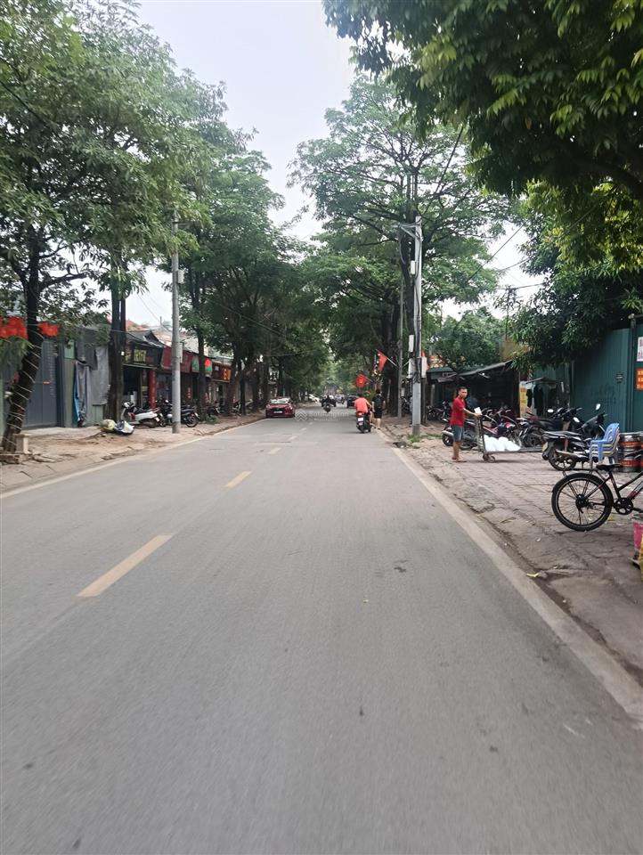 90tr/m2 lô góc đất tu hoàng nam từ liêm dt 193 m² , mt 35m đường oto không lỗi , không qh