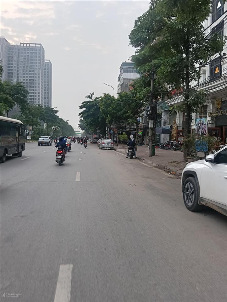 90tr/m2 lô góc đất đường trần hữu dực nam từ liêm dt 193 m2 , mt 35m đường oto không lỗi , không qh