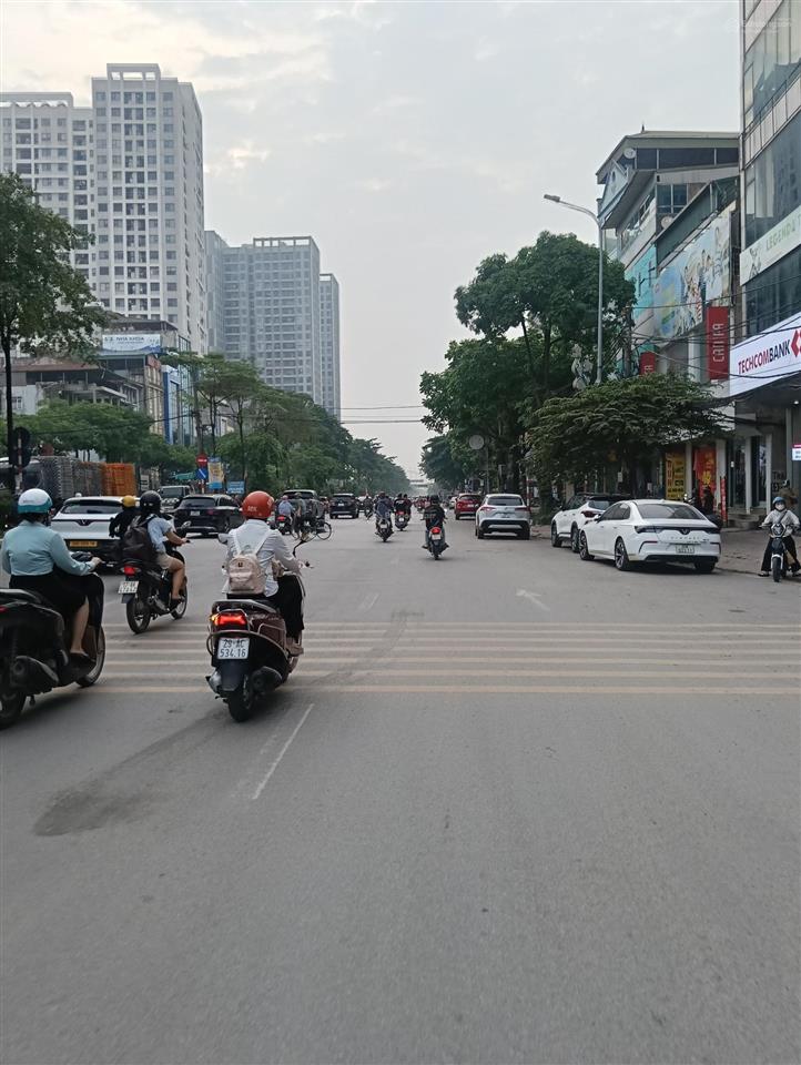 90tr/m2 lô góc đất đường trần hữu dực nam từ liêm dt 193 m2 , mt 35m đường oto không lỗi , không qh