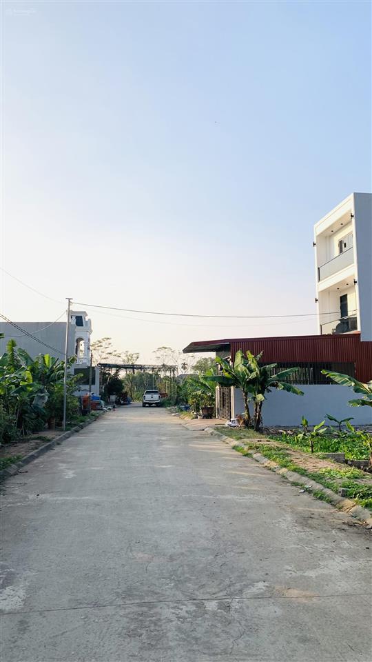 144m2 đất đấu giá sân vận động, cách đường tỉnh lộ 82 chỉ 30m. giá chỉ 35 triệu/m2