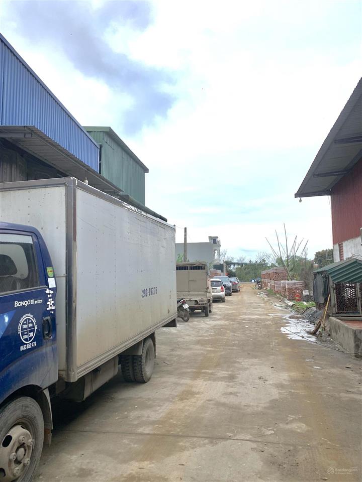 144m2 đất đấu giá sân vận động, cách đường tỉnh lộ 82 chỉ 30m. giá chỉ 35 triệu/m2