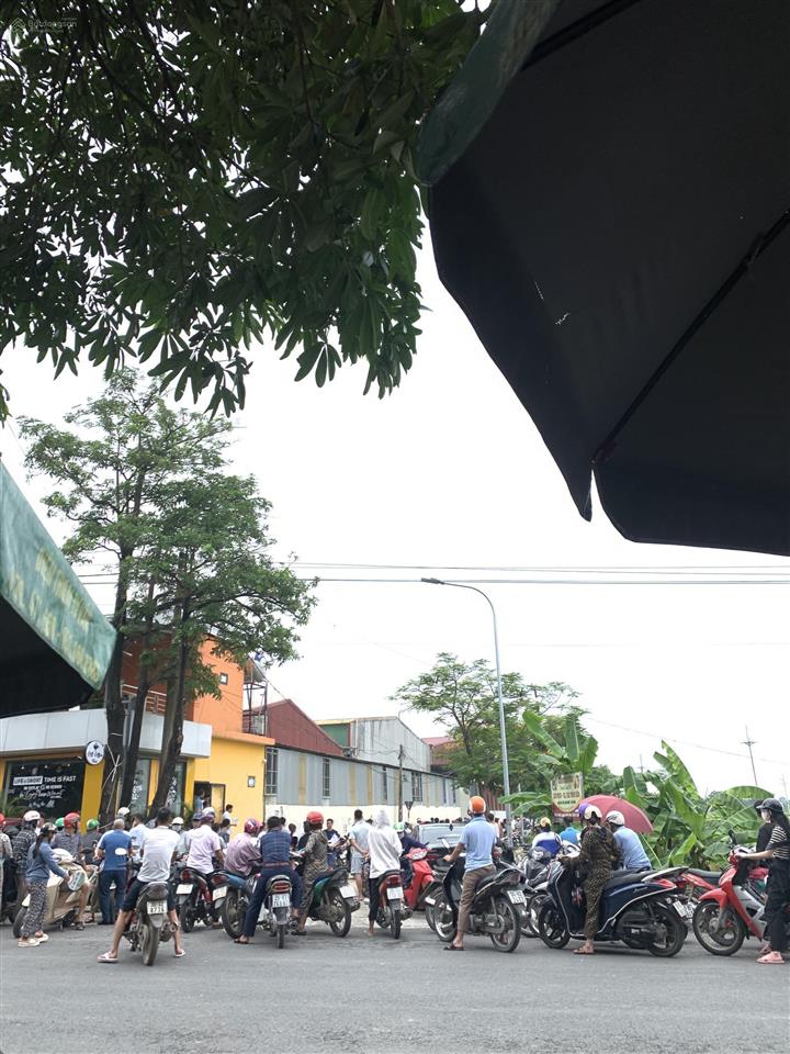 144m2 đất đấu giá sân vận động, cách đường tỉnh lộ 82 chỉ 30m. giá chỉ 35 triệu/m2