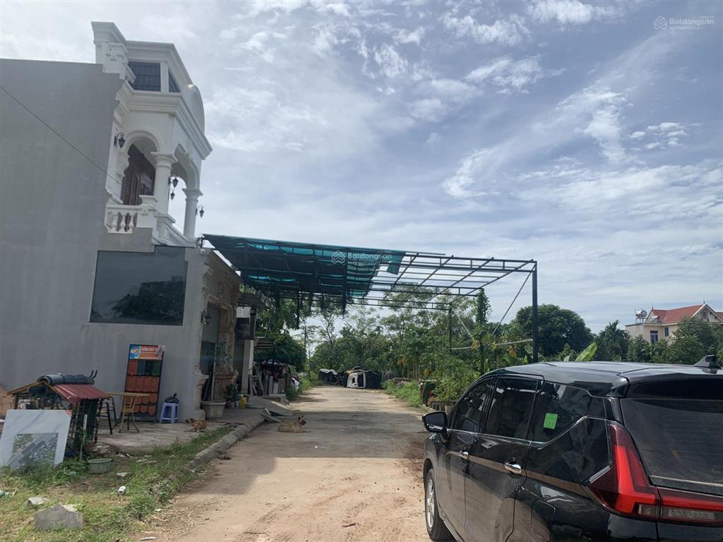 144m2 đất đấu giá sân vận động, cách đường tỉnh lộ 82 chỉ 30m. giá chỉ 35 triệu/m2