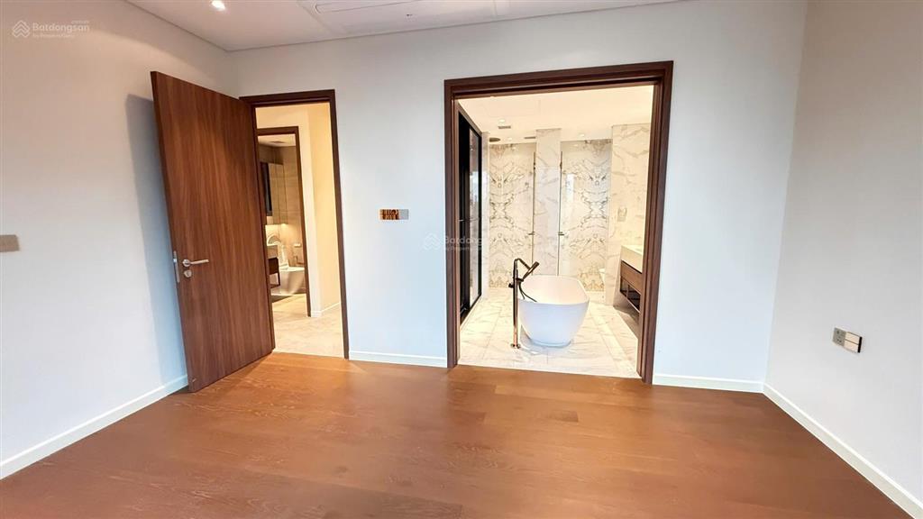Bán 3pn the crest  the metropole 152m² sẵn sổ hồng  giá 49 tỷ