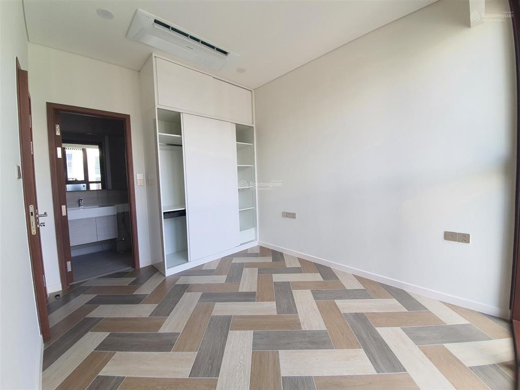 The galleria 1pn sẵn sổ hồng  view cầu bason, đang có hđ thuê  giá chỉ 14 tỷ tl!