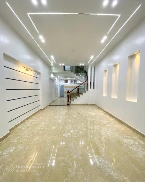 Bán nhà 68m2 dân xây độc lập tường 20 ngõ oto tránh nhau ngay gần aeonmall lê chân