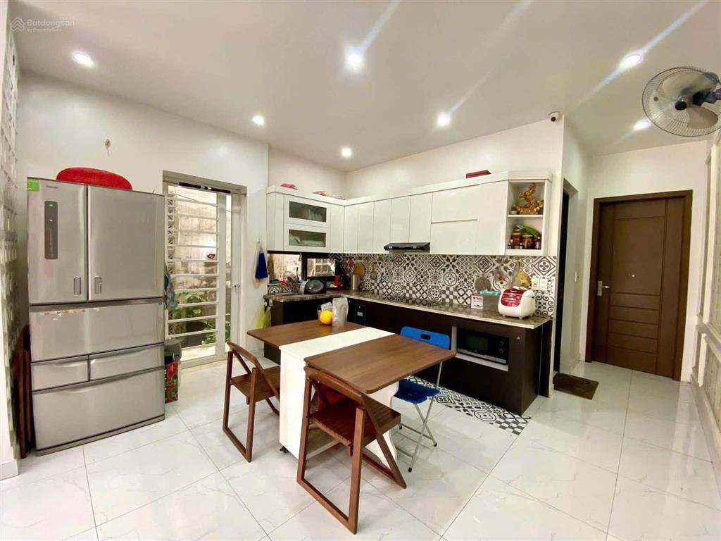 Hạ giá căn homestay 96m2, gốc dân tự tay xây dựng tâm huyết  có phòng ngủ tầng 1