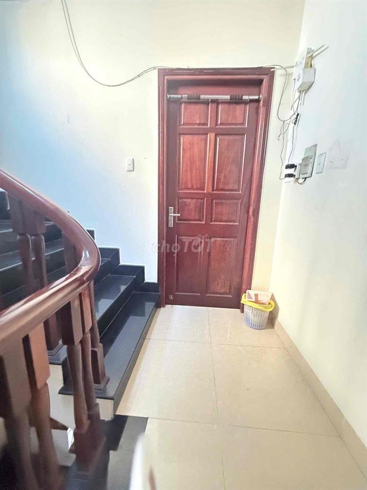 cho thuê nhà Mặt Tiền Đinh Tiên Hoàng,giá 15tr/1 tháng