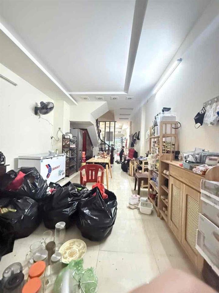 cho thuê nhà Mặt Tiền Đinh Tiên Hoàng,giá 15tr/1 tháng