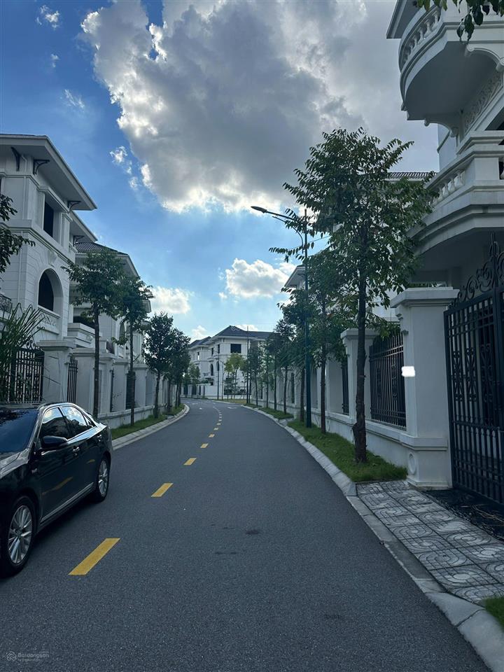Siêu hiếm! chính chủ bán bt đơn lập căn góc 290m2 vườn cam, view trực diện công viên  0935 123 ***