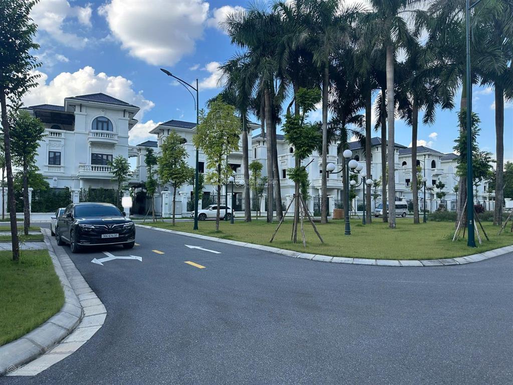 Siêu hiếm! chính chủ bán bt đơn lập căn góc 290m2 vườn cam, view trực diện công viên  0935 123 ***