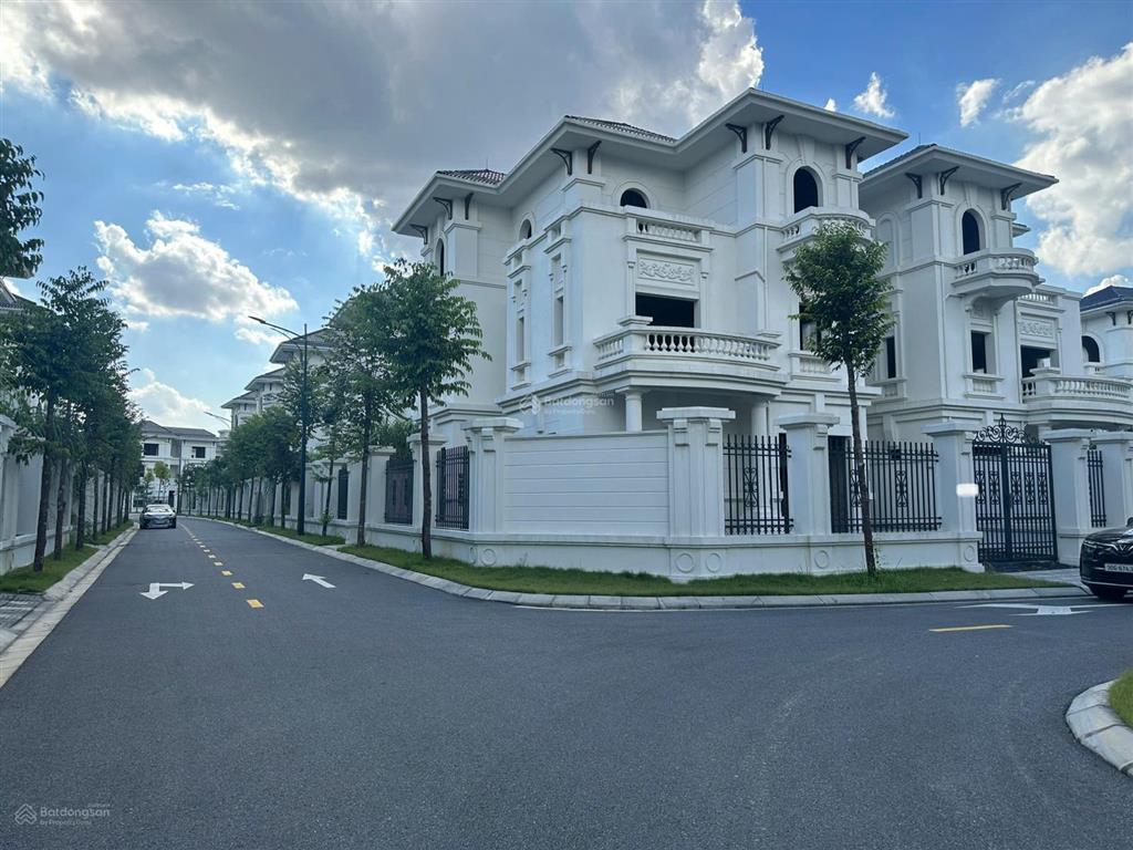 Siêu hiếm! chính chủ bán bt đơn lập căn góc 290m2 vườn cam, view trực diện công viên  0935 123 ***