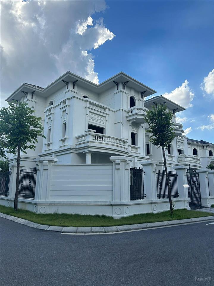 Siêu hiếm! chính chủ bán bt đơn lập căn góc 290m2 vườn cam, view trực diện công viên  0935 123 ***