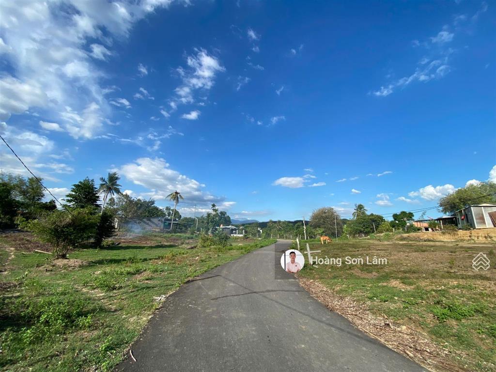 250tr đất full thổ ven nha trang 35km  đường nhựa, có sổ đỏ  dân cư bao phủ kính  giá cực tốt