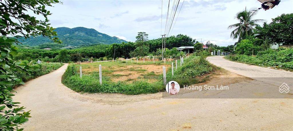 Cực hot đất 2 mặt tiền  cách tttp nha trang chỉ 40p di chuyển  sổ hồng có sẵn sang tên ngay