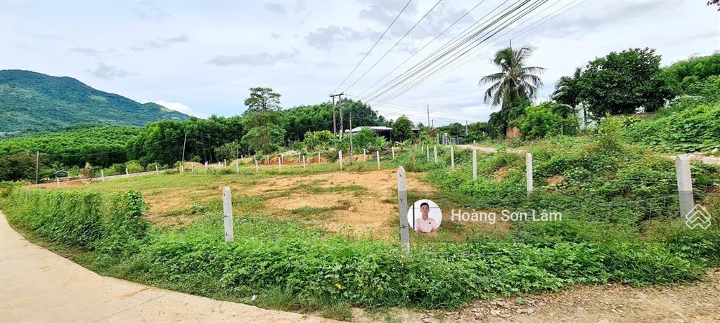 Cực hot đất 2 mặt tiền  cách tttp nha trang chỉ 40p di chuyển  sổ hồng có sẵn sang tên ngay