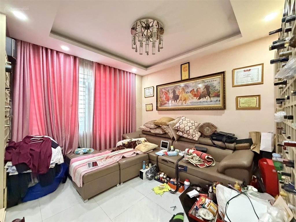 Bán nhà riêng tại hoàng văn thụ, 15,6 tỷ, 55m2, 4 tầng, 5pn, 6wc, tiện ích đầy đủ