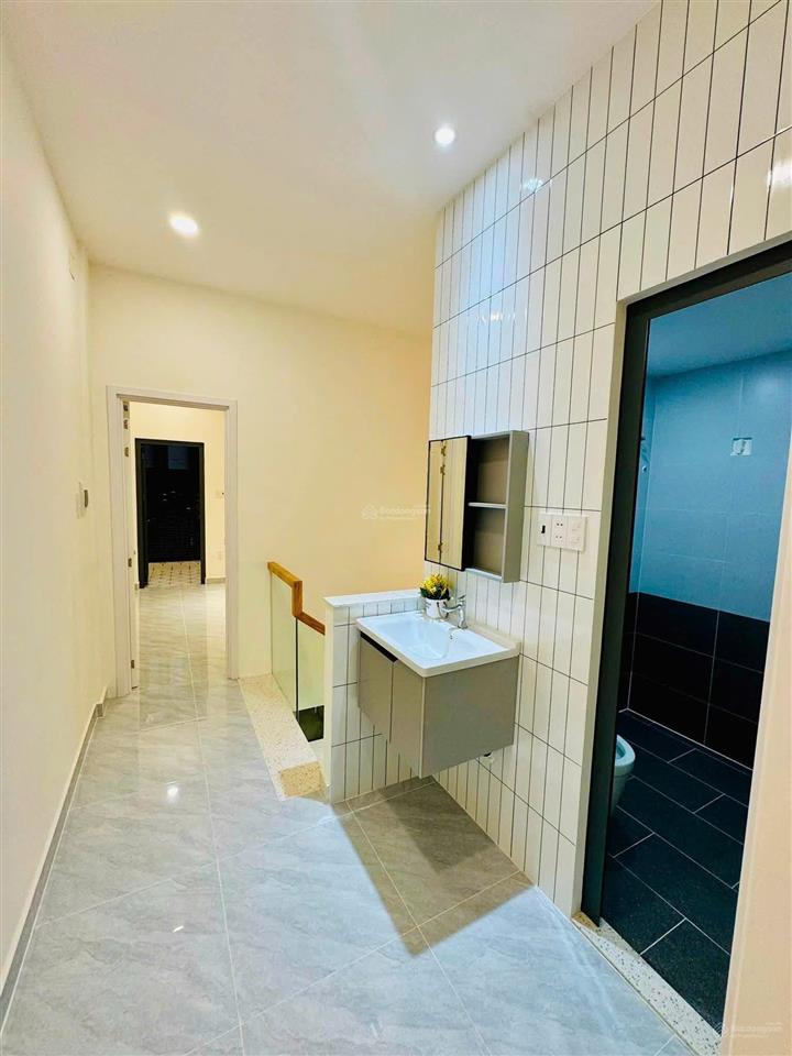 Hạ 2 tỷ bán nhanh nhà gần sông bình lợiđặng thùy trâm. bình thạnh(4x18m)nhà đẹp 4 tầng chỉ 10 tỷ