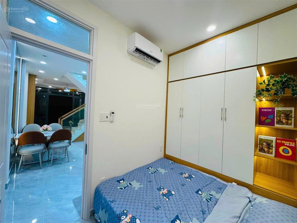 Hạ 2 tỷ bán nhanh nhà gần sông bình lợiđặng thùy trâm. bình thạnh(4x18m)nhà đẹp 4 tầng chỉ 10 tỷ