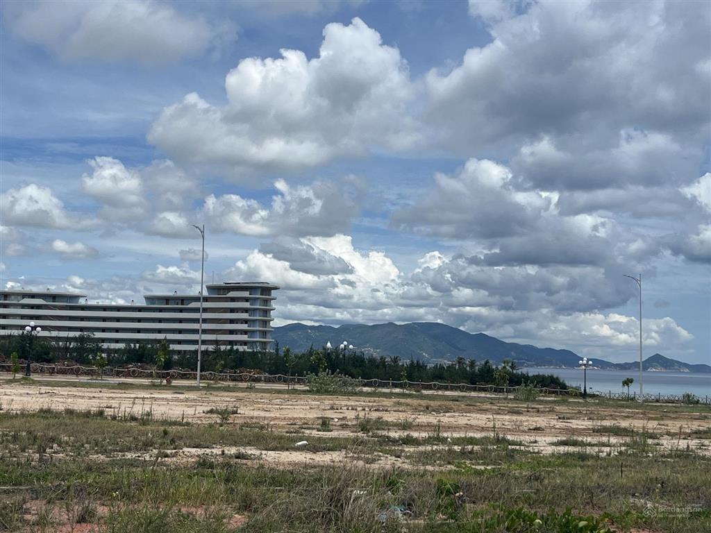 Bán đất biển khu suối cả, nhơn lý, quy nhơn diện tích 120m2, ngang 6m, giá 23 triệu/m2