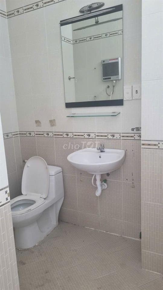 Cho thuê nhà nguyên căn, Ngã 4 Lạc Long Quân - Âu Cơ, gần chợ Tân Bình