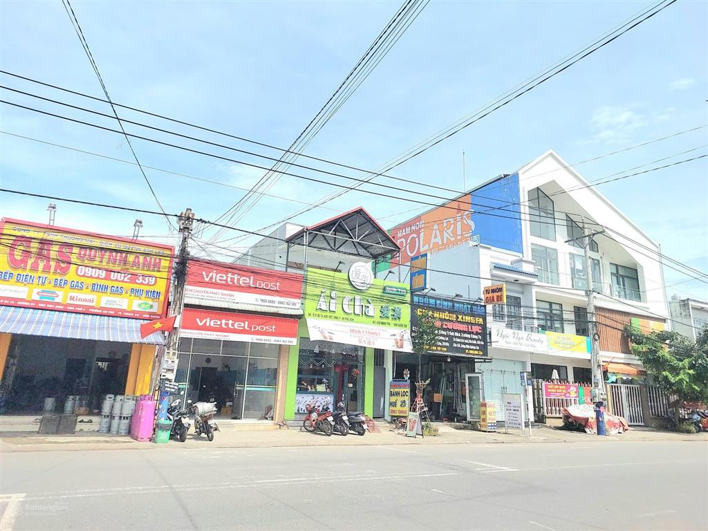 Bán nhà lầu đường chính d1 trong kdc vsip1 giá tốt