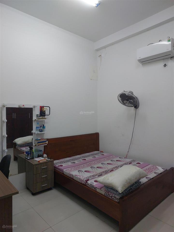 Hạ hạ giá bán nhanh nhà 2 lầu giá tốt kế chợ d11 .