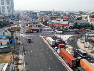Hạ hạ giá bán nhanh nhà 2 lầu giá tốt kế chợ d11 .