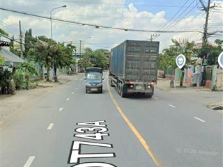 Hạ giá bán nhà mặt tiền đường chính đt 743c  giá đầu tư.