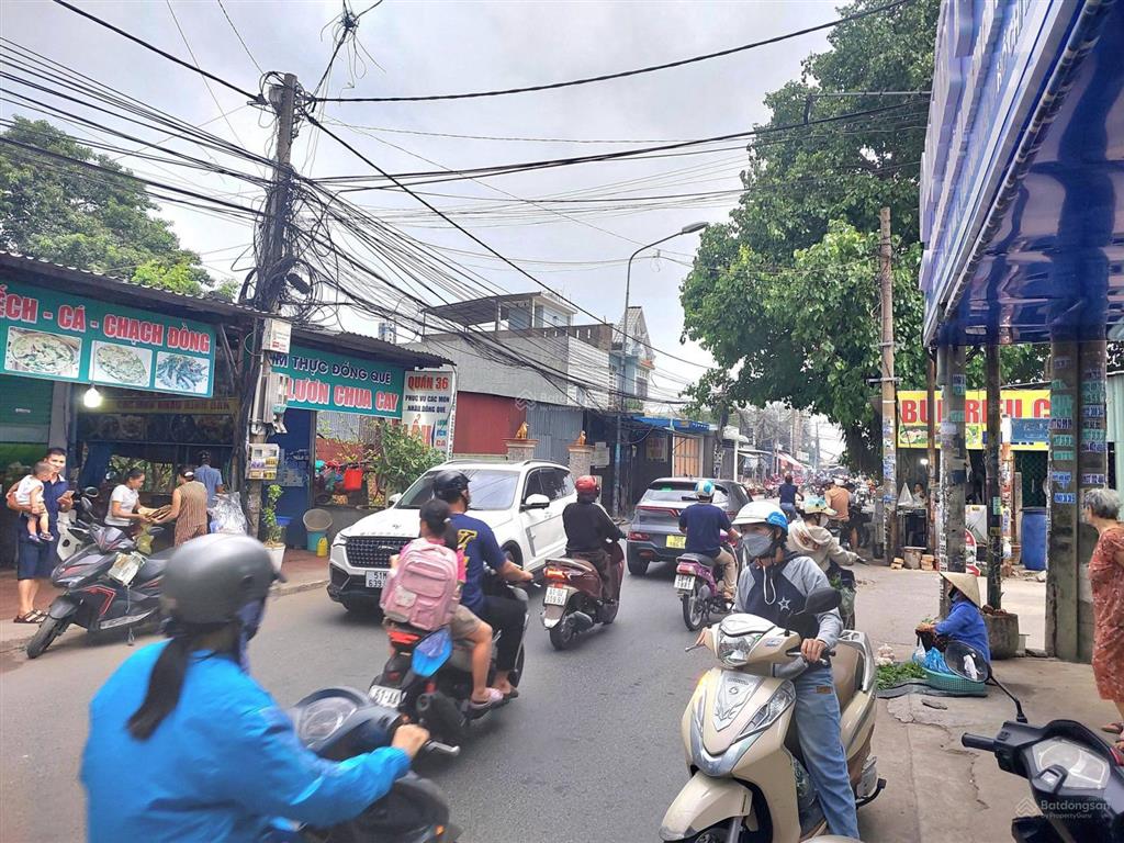 Bán lô góc hai mặt tiền kinh doanh  vị trí đẹp, giá đầu tư