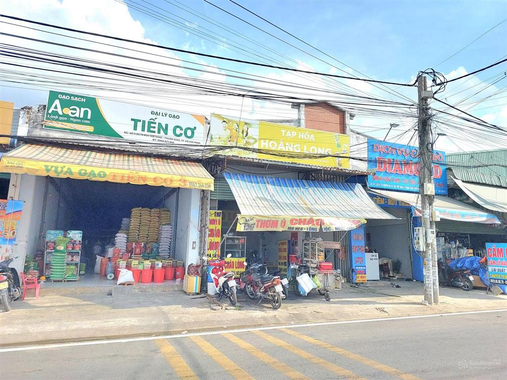 Bán nhà mặt tiền chợ kinh doanh giá tốt trong khu