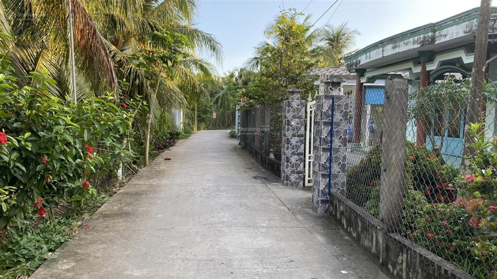 Bán nhà cấp 4 và đất 30x30m (shcc), góc 2 mặt tiền đường đan ô tô