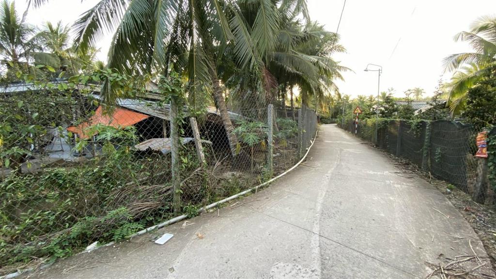 Bán nhà cấp 4 và đất 30x30m (shcc), góc 2 mặt tiền đường đan ô tô