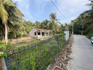 Bán nhà cấp 4 và đất 30x30m (shcc), góc 2 mặt tiền đường đan oto