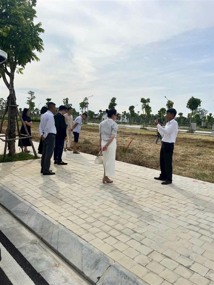 Cần bán nhanh lô view biệt thự mbqh 520 đồng nhưng, phường đông sơn, thanh hóa giá chỉ 1 tỷ 3**