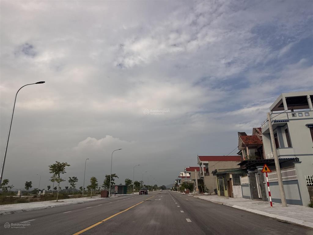 Bán đầu ve 150m2 phượng mao  hoằng giang ngay sát khu cn bắc hoằng hóa giá chỉ hơn 10tr/m2
