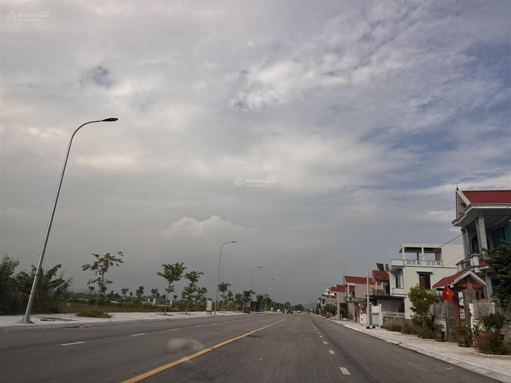 Bán đầu ve 150m2 phượng mao  hoằng giang ngay sát khu cn bắc hoằng hóa giá chỉ hơn 10tr/m2
