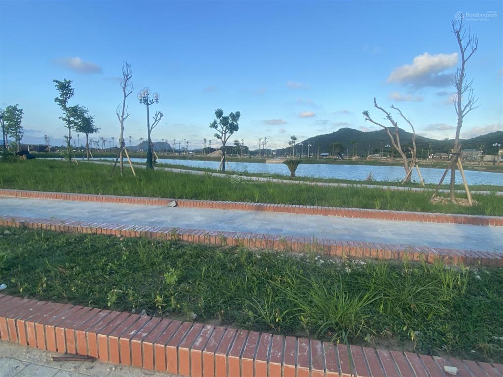Bán đầu ve đường đôi sát trung tâm thương mại tại mbqh 520 đồng nhưng giá chỉ 2,58 tỷ