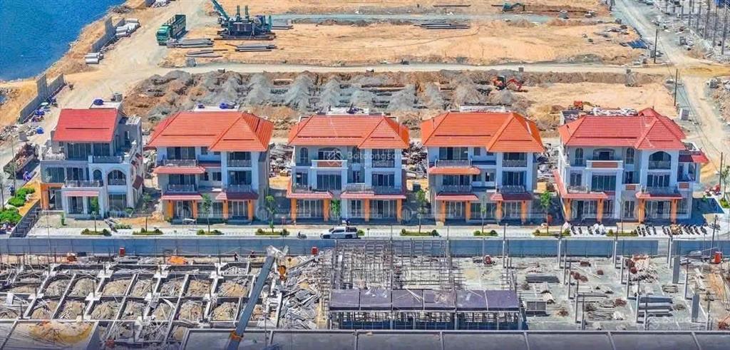 Shophouse 5 tầng kinh doanh d1551  đương rộng 27m  trục đường chính vip nhất dự án sun group