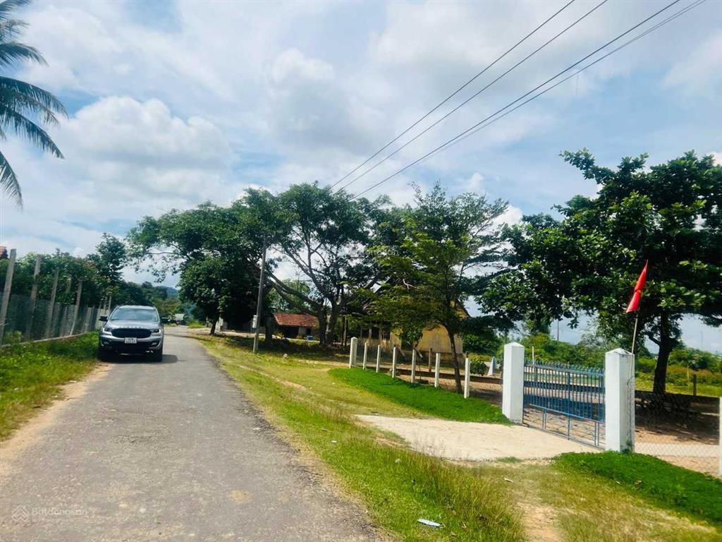 Giảm giá sâu, tôi chính chủ cần bán lô đất 5x60m mặt tiền đường nhựa khu bàn cờ huyện ea kar