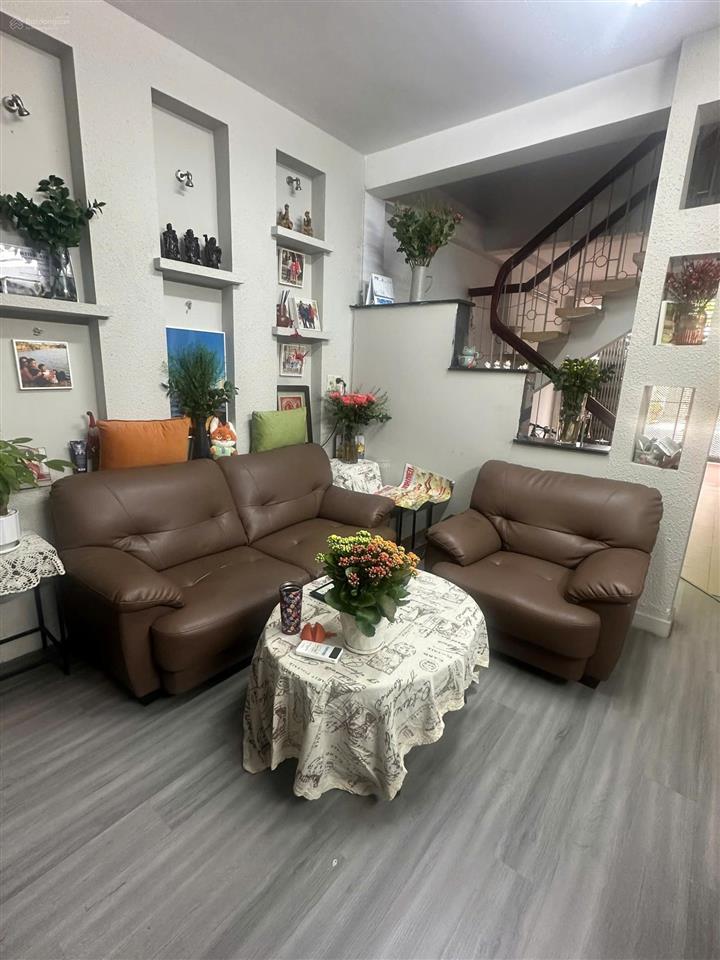 Hàng hiếm, mặt tiền đường số chu văn an, dt 4x18m, cn 72m2, giáp quận 1