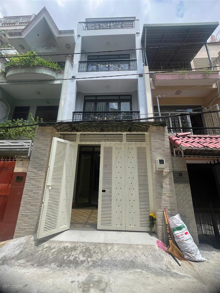 Nhà đẹp 4 tầng ở ngay, dt 4x17m, cn 68m², hxh 1 sẹc khu d2 nối dài, giá chỉ 13,5 tỷ