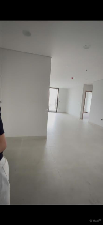 Cần bán căn góc ban công đông nam tòa k5