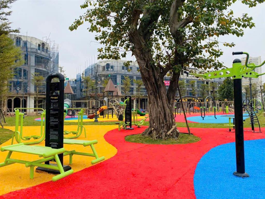 Bán nhà phố 50m2  giá chỉ 11 tỷ  đường hoàng quốc việt (kéo dài)