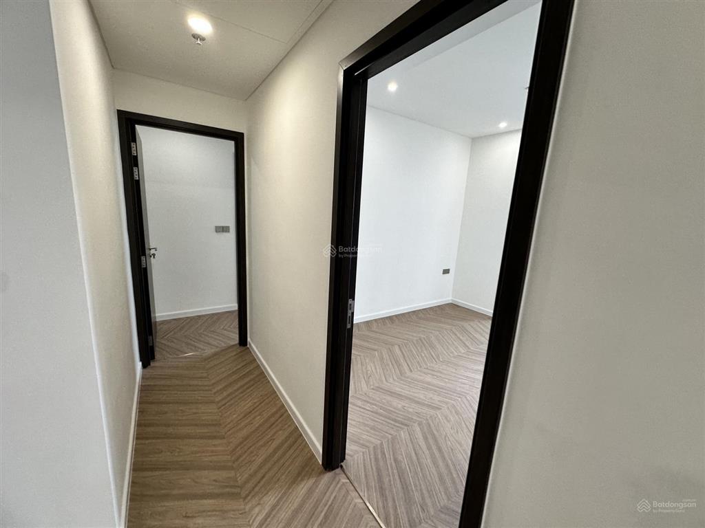 Bán căn hộ cc 2pn 2wc tại vinhomes smart city, giá tốt 5,8 tỷ, 67m2
