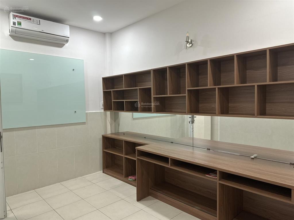 Nhà riêng mới, đẹp cho thuê. giá 12.6 triệu/tháng. phù hợp với gia đình có nhu cầu dài hạn.